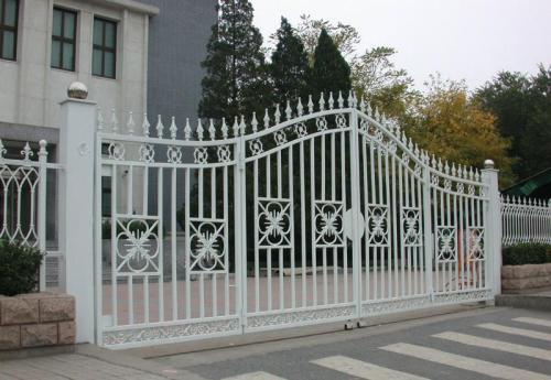 內(nèi)蒙古鐵藝大門-鐵藝推拉門