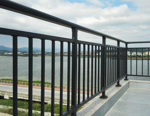 噴塑波形護(hù)欄特點(diǎn) 噴塑波形護(hù)欄特點(diǎn)