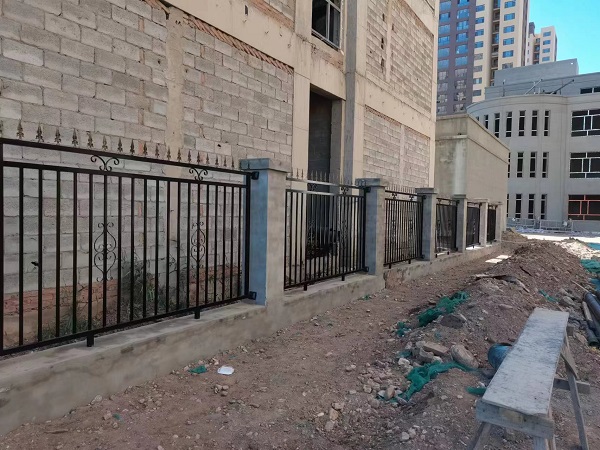 草原夏威夷小區(qū)圍欄