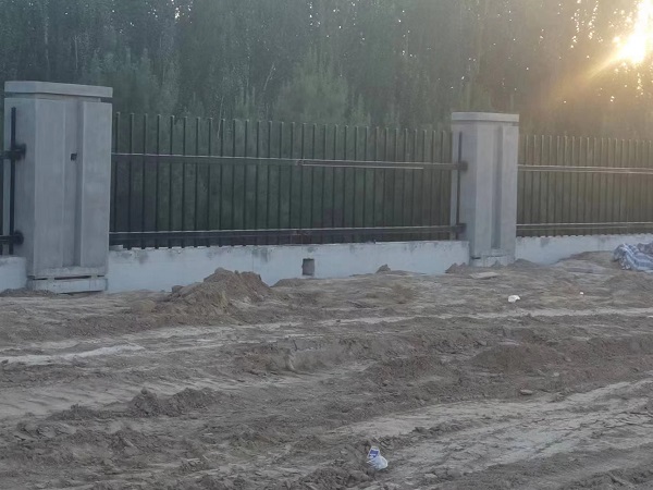 和林新區(qū)某警校合作圍欄